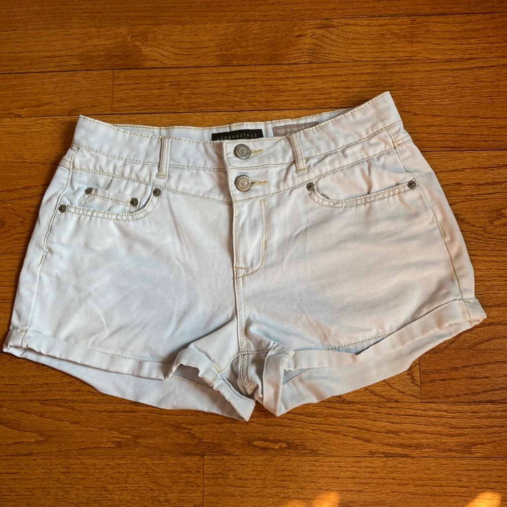 Aeropostale high waisted shorts. Size 6. Cream colored.